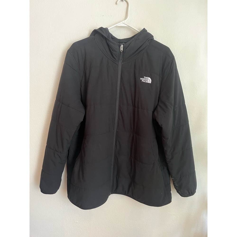 The North Face hooded zip jacket, lightweight soft and so warm! Like new 🖤